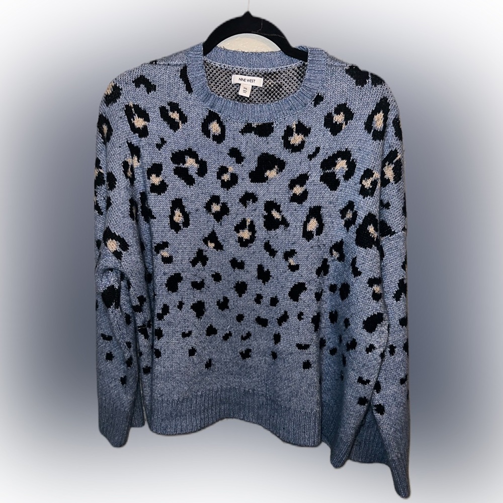 NWT in Petite Large. Gorgeous spring cropped look! , Pet and smoke free home